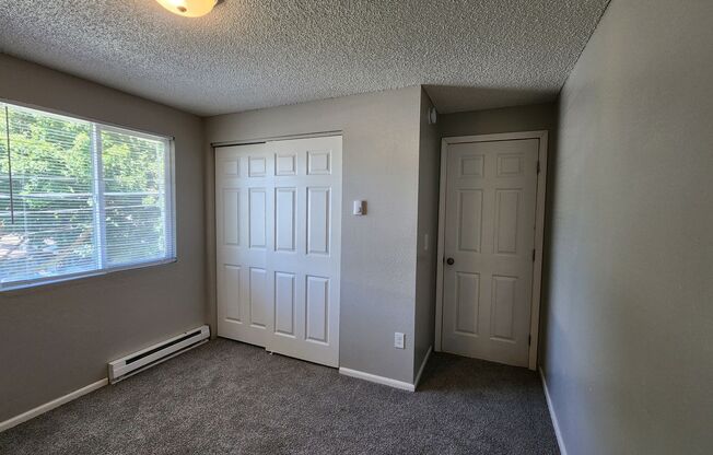 2 beds, 1 bath, 710 sqft, $1,100, Unit HH336