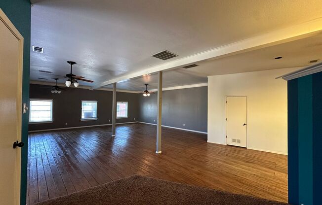 Studio, 1 bath, 1,600 sqft, $1,700, Unit 303