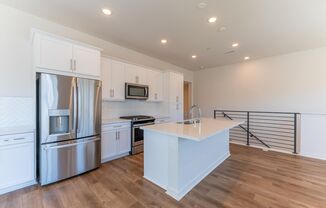 Two Weeks Free! Newer Condo w/Garage, Laundry, 3 Bdrm/2 Bath, Pet-Friendly, in Otay Ranch!