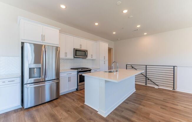 Two Weeks Free! Newer Condo w/Garage, Laundry, 3 Bdrm/2 Bath, Pet-Friendly, in Otay Ranch!