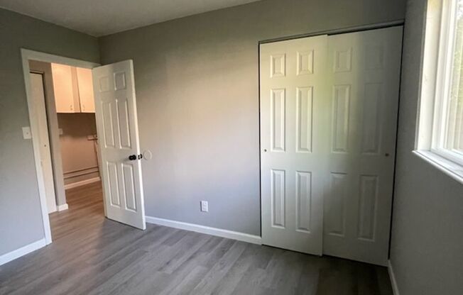 3 beds, 1 bath, $1,295