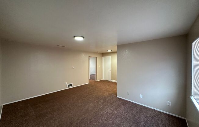 3 beds, 1 bath, 956 sqft, $2,350, Unit T02