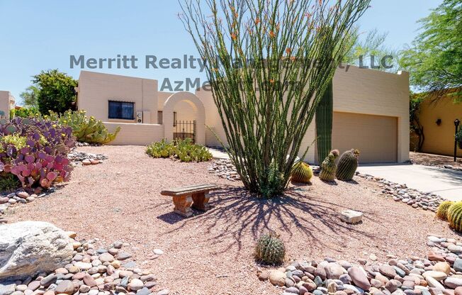 Magnificent views, great floor plan, with garage, community pool and spa