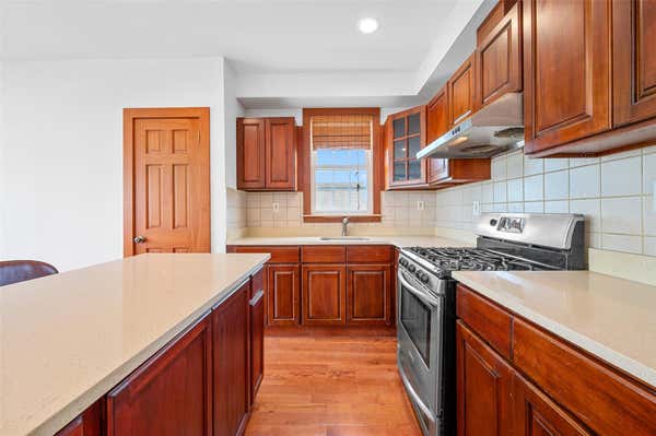 38 42 216 ST