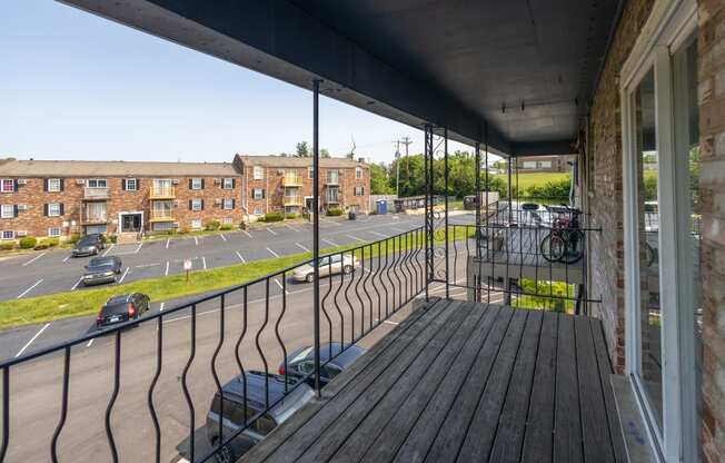 Tates Creek Crossing - Balcony