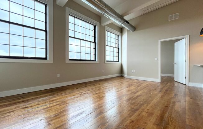 2 beds, 2 baths, 957 sqft, $2,350, Unit UNIT 513