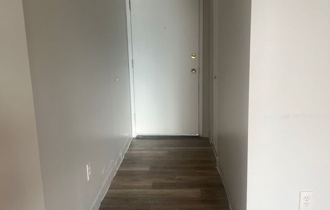 1 bed, 1 bath, 600 sqft, $1,300, Unit 206