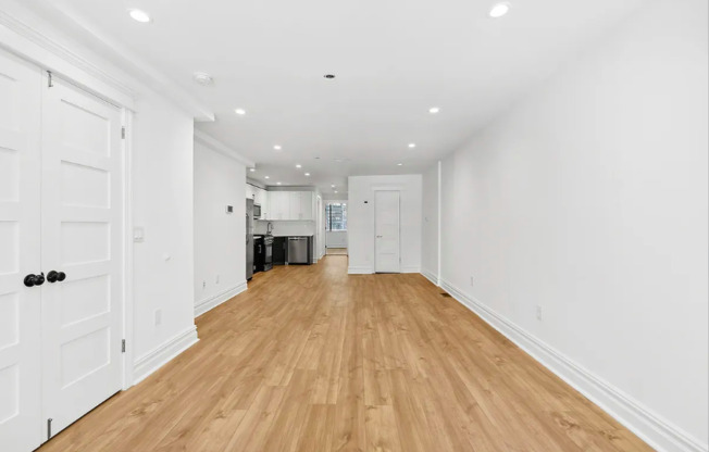 1083 LAFAYETTE AVE