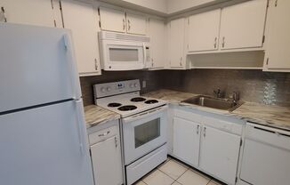 2 beds, 1 bath, 1,100 sqft, $1,300