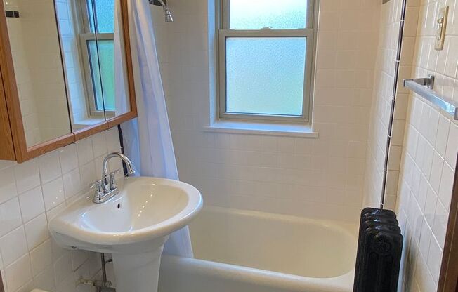 1 bed, 1 bath, 425 sqft, $1,785, Unit 233-213
