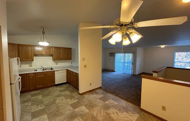 2 beds, 1 bath, $1,155, Unit 1958-10