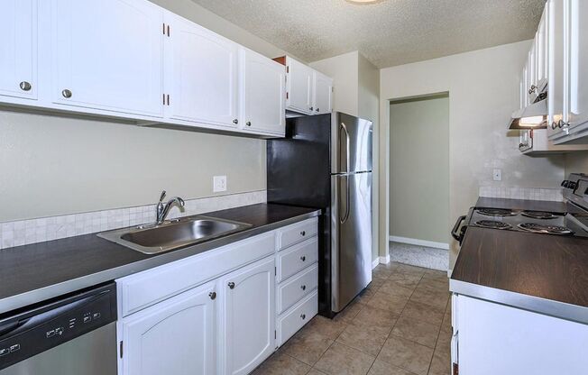 Four Seasons - Spacious 2 Bedroom 2 Bath along Montlake's Portage Bay, Seattle