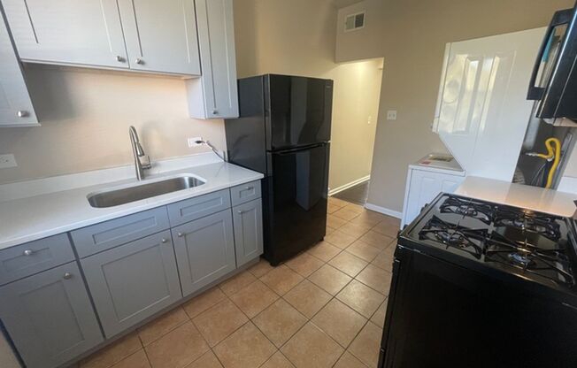 2 beds, 1 bath, $1,350, Unit 2648 # 5