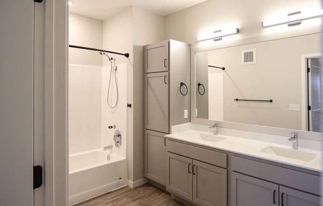 2 beds, 2 baths, 1,313 sqft, $2,900, Unit 509