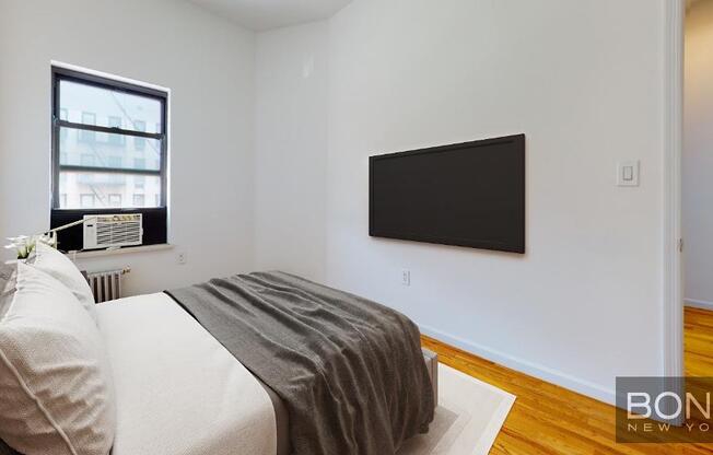 96 3 AVE