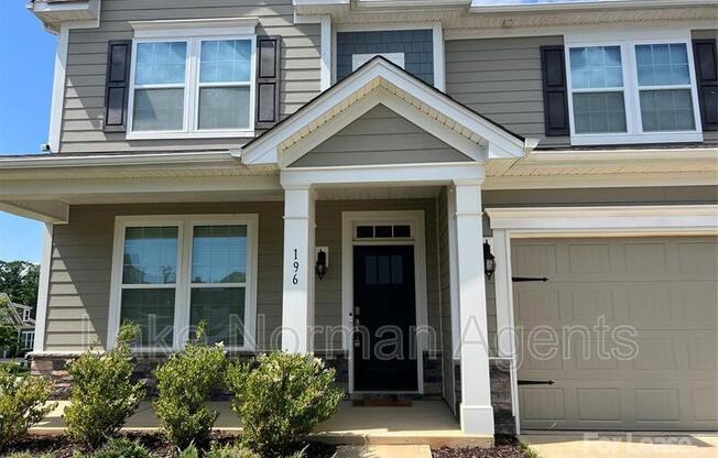 196 LONGLEAF DR