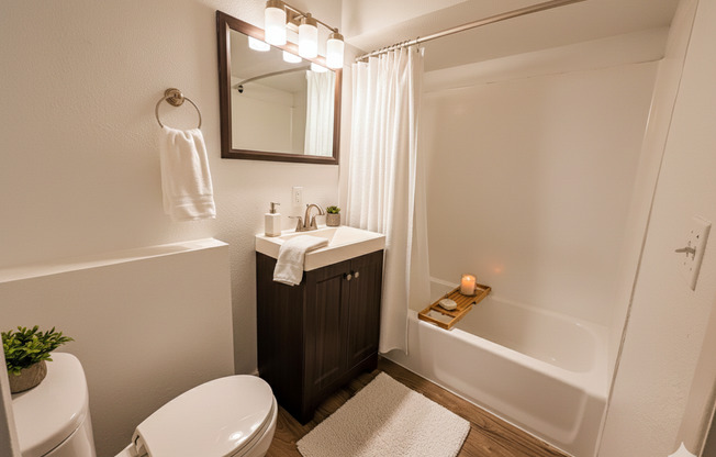 2 beds, 1 bath, 933 sqft, $1,675, Unit 208