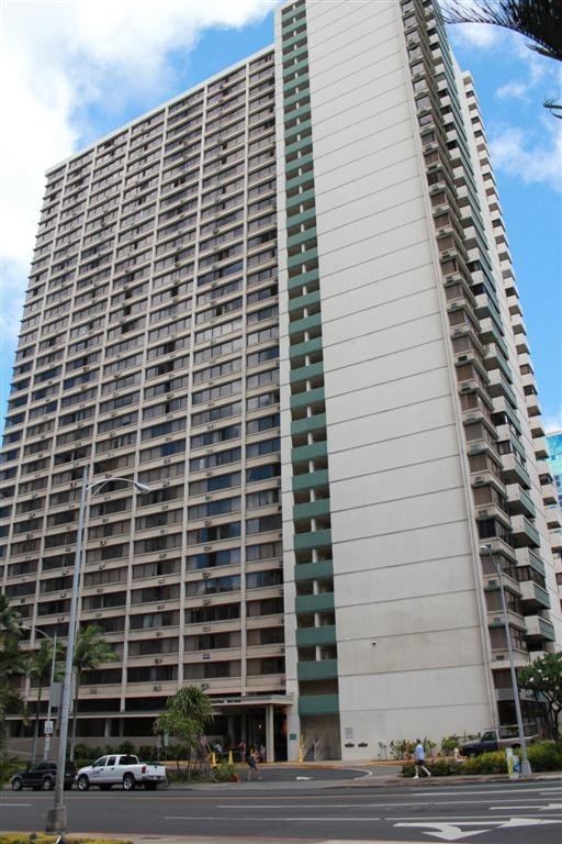 Kukui Plaza 1 Bedroom, 1 Bathroom, 1 Parking Fully Renovated Unit!