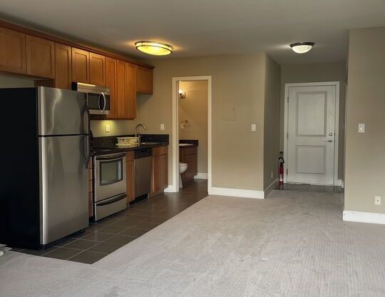 Studio, 1 bath, 377 sqft, $2,550, Unit 544
