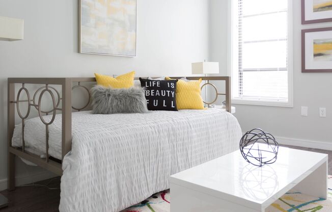 Studio, 1 bath, 330 sqft, $1,375, Unit 205