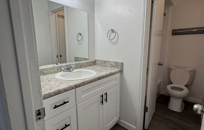 2 beds, 1 bath, 992 sqft, $1,250, Unit 418