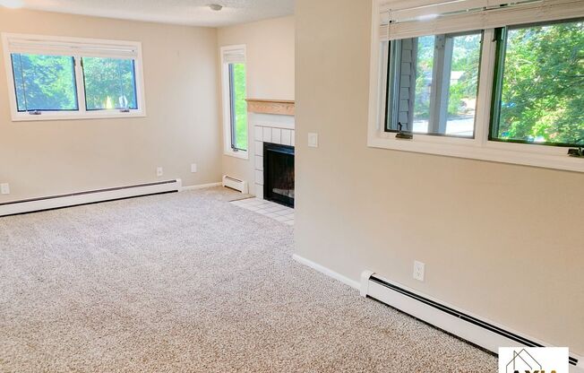 2 beds, 1 bath, 640 sqft, $2,000, Unit 208