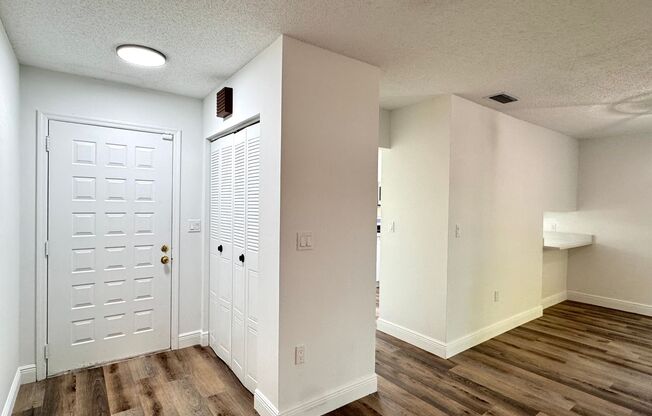 Beautifully Remodeled 2 Bed 2 Bath in Kissimmee!