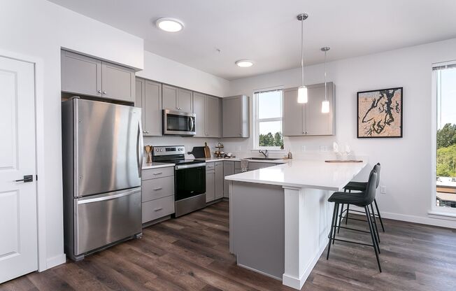 3 beds, 2 baths, 1,320 sqft, $2,695, Unit 606