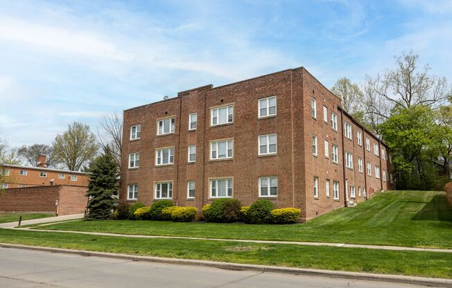 Meadowbrook Apartments