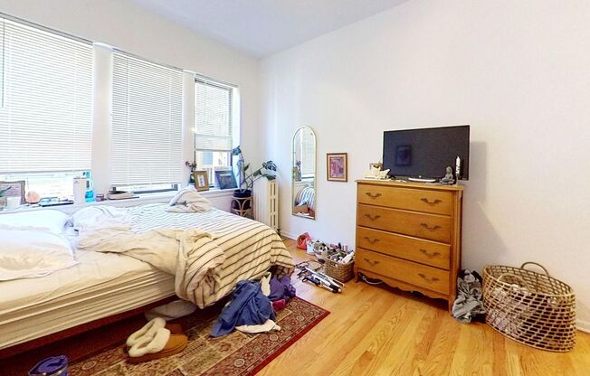 2 beds, 1 bath, 890 sqft, $2,700, Unit 1333 2B