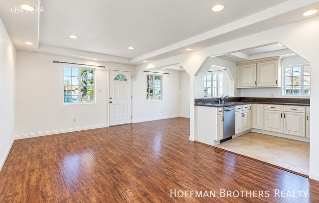 1552 S COCHRAN AVE