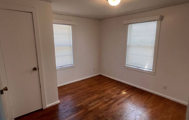 2 beds, 1 bath, $1,050