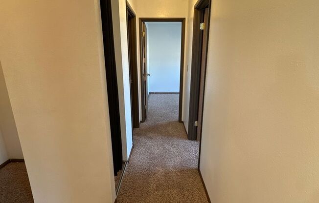 2 beds, 1 bath, 700 sqft, $700, Unit 10