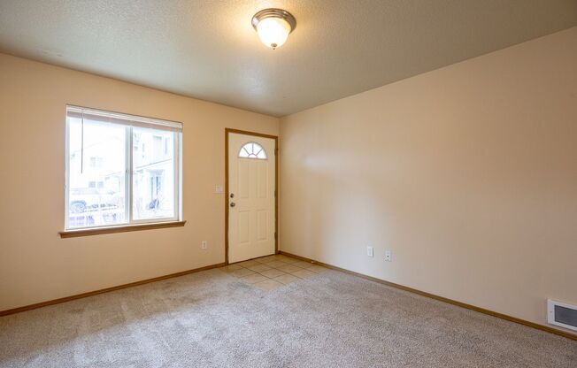 Four Bedroom Charmer in SE Portland! W/D Included!