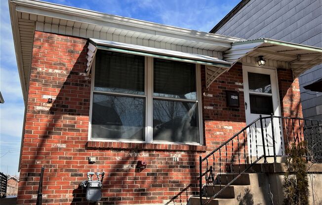 2 Bed 1 Bath  updated home - St. Louis' "The Hill" area