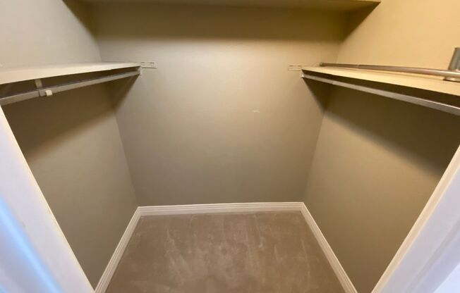 2 beds, 2 baths, $1,600