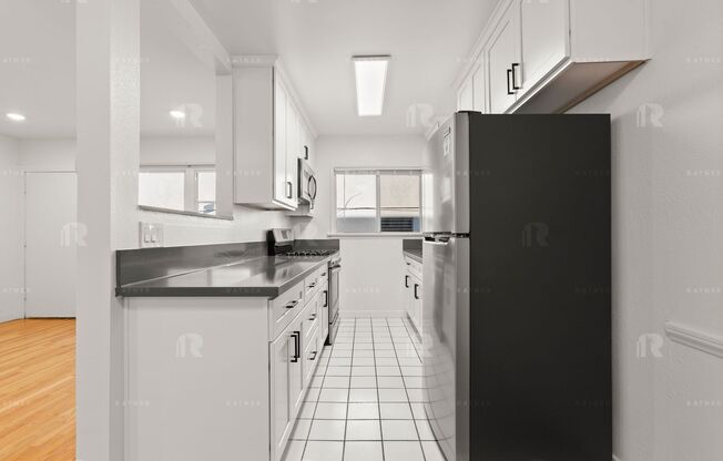 (Arely) 624 N. Hayworth Avenue