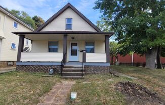 Single Family Home 2 beds 1 bath For Rent!