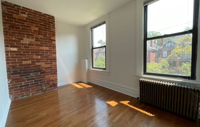 1 bed, 1 bath, 400 sqft, $1,169, Unit 368 S. Atlantic Ave. #07