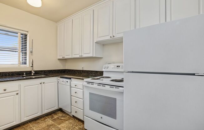 2 beds, 1 bath, 792 sqft, $1,985, Unit B408