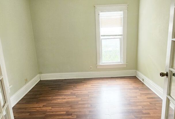 Charming Historic 2-Bedroom Home in Des Moines