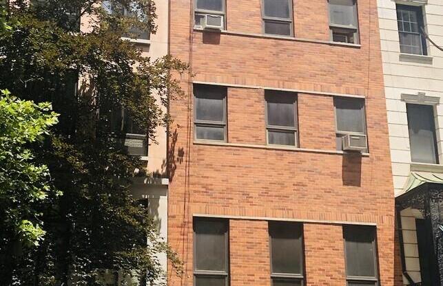 421 E 50 ST