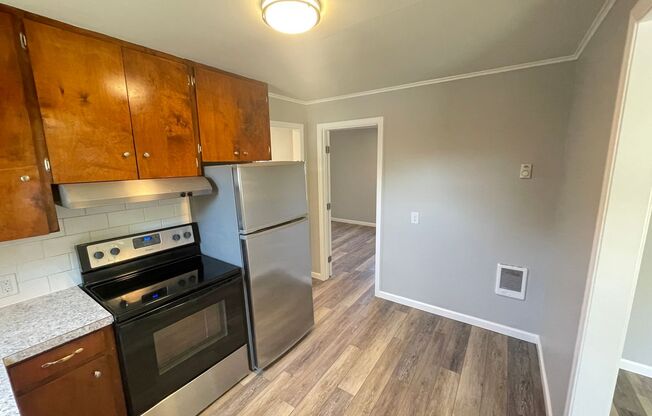 2 beds, 1 bath, 725 sqft, $1,350, Unit Highw2010