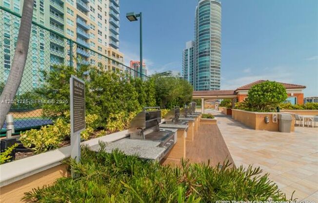 2 beds, 2 baths, 1,180 sqft, $5,000, Unit 90 Alton Rd # 301