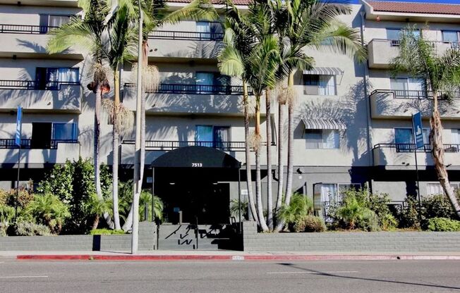 1 bed, 1 bath, 690 sqft, $2,150, Unit 111