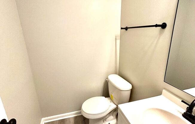 2 beds, 1.5 baths, 1,100 sqft, $1,090, Unit 704-C