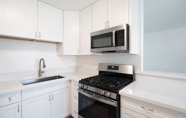 1 bed, 1 bath, $1,995, Unit 21