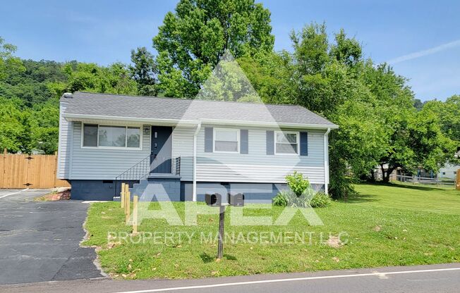 Renovated - 3 Bd 1 Ba Single Family home in North Knox close to downtown!