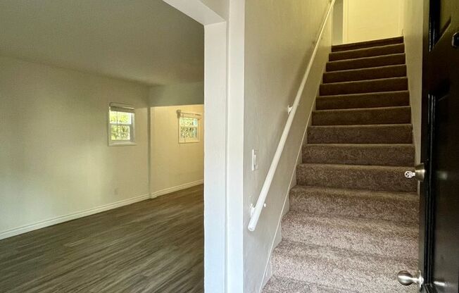 Charming 2 Bed/1 Bath Townhome style Apt in NorthPark