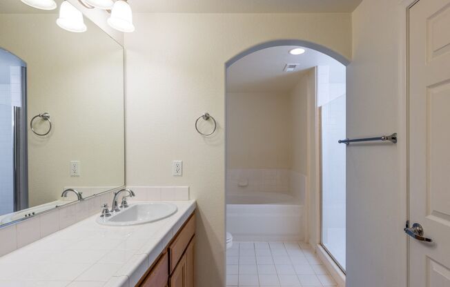 3 beds, 2.5 baths, 1,576 sqft, $3,700, Unit 8700-302